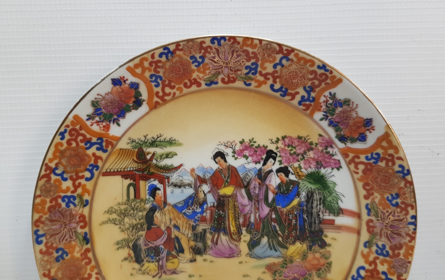 UZAKDOĞU YAPIMI ANTİKA PORSELEN TABAK